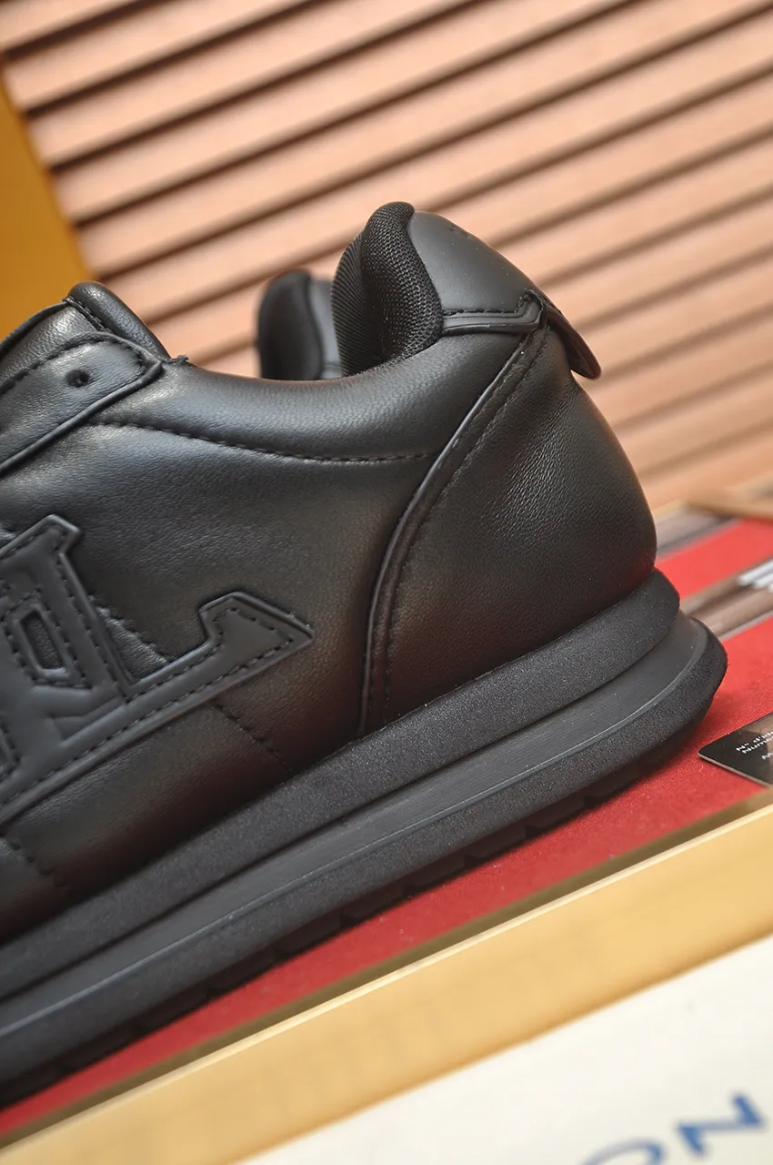 Men's shoes 💰700💶[LOUIS VUITTON] (couples 💑 style) new original order 🍀LV Louis Vuitton * - top version of LV classic trendy shoes! Made of imported original fabrics, mesh lining, and original wear-resistant rubber foam outsole! High quality products! Size (female 35-40) (male 38-44)
